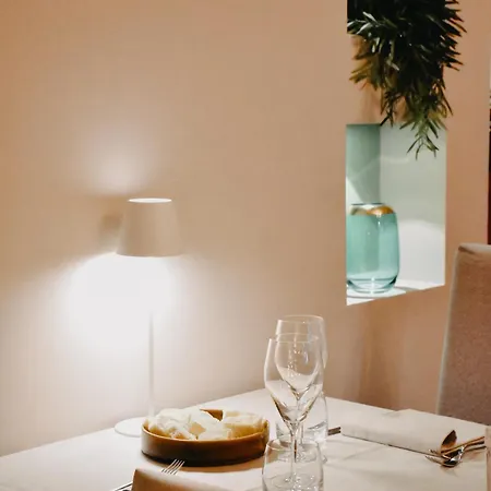 Cora Stradivari Aparthotel CastellʼArquato