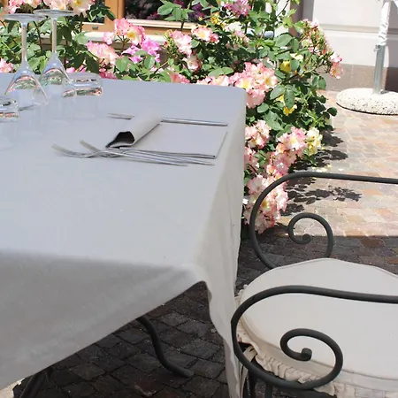 Cora Stradivari CastellʼArquato